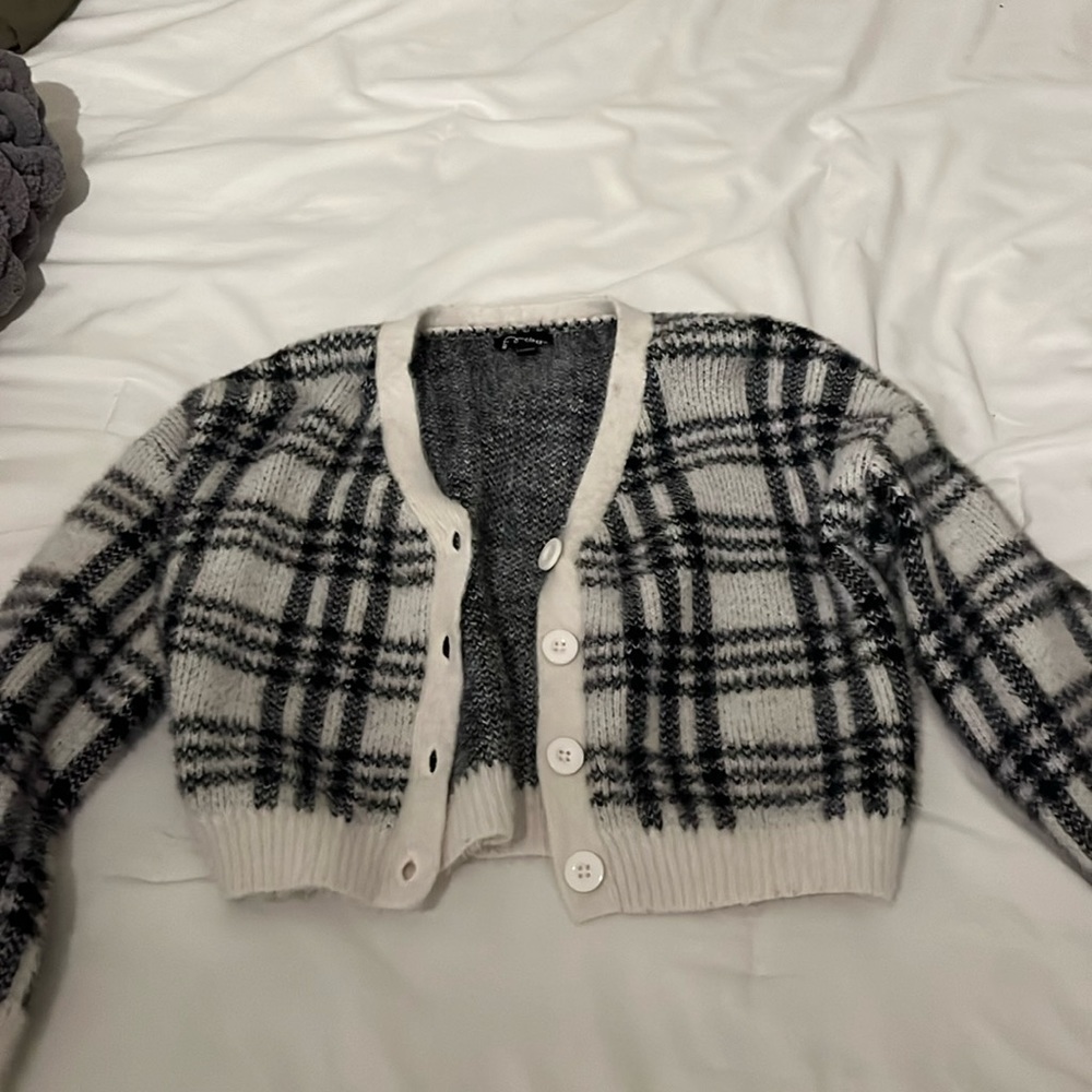 Plaid button up cropped cardigan